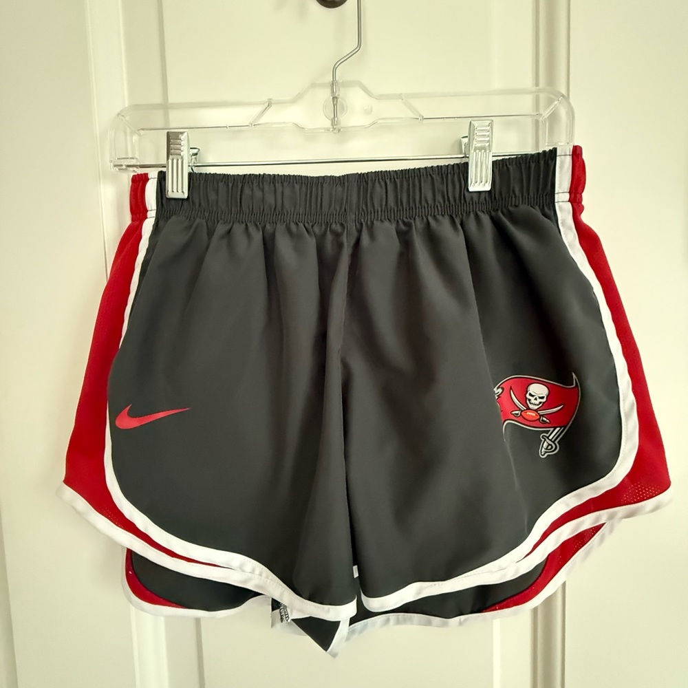 Nike Women's Tampa Bay Bucaneers Shorts